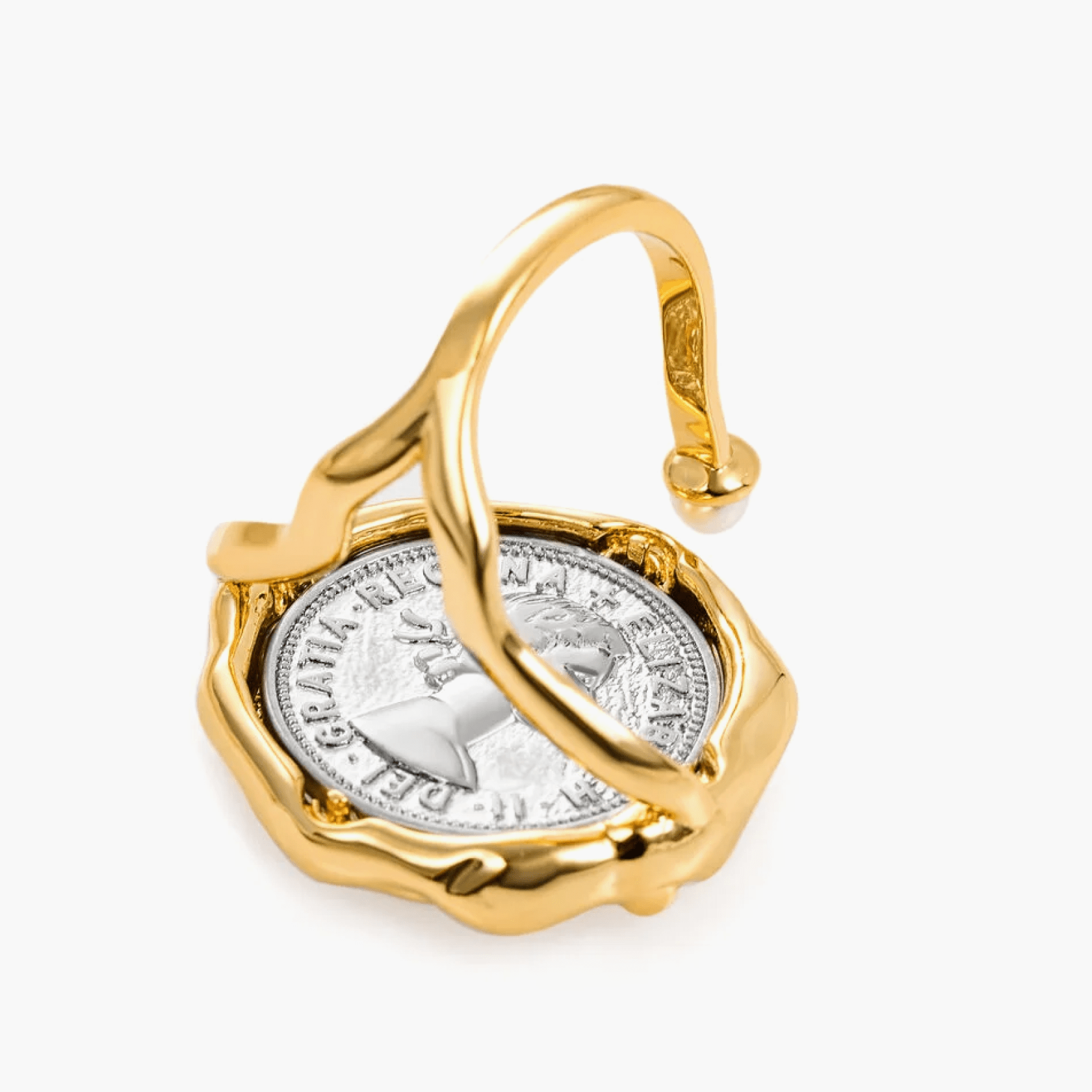Ring Coiné featuring a gold-plated brass design with intricate coin detail and a fluid frame, accented with a pearl.