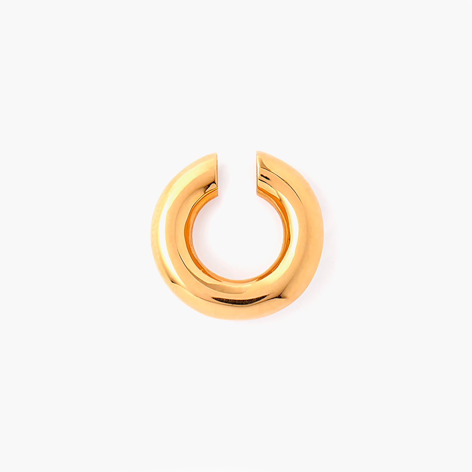 Earcuff Renude: sleek gold cuff earring made of brass with a polished finish, designed for a minimalist look.