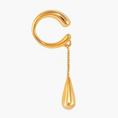 Earcuff Dew gold-plated brass earring featuring smooth curve and dew drop pendant.