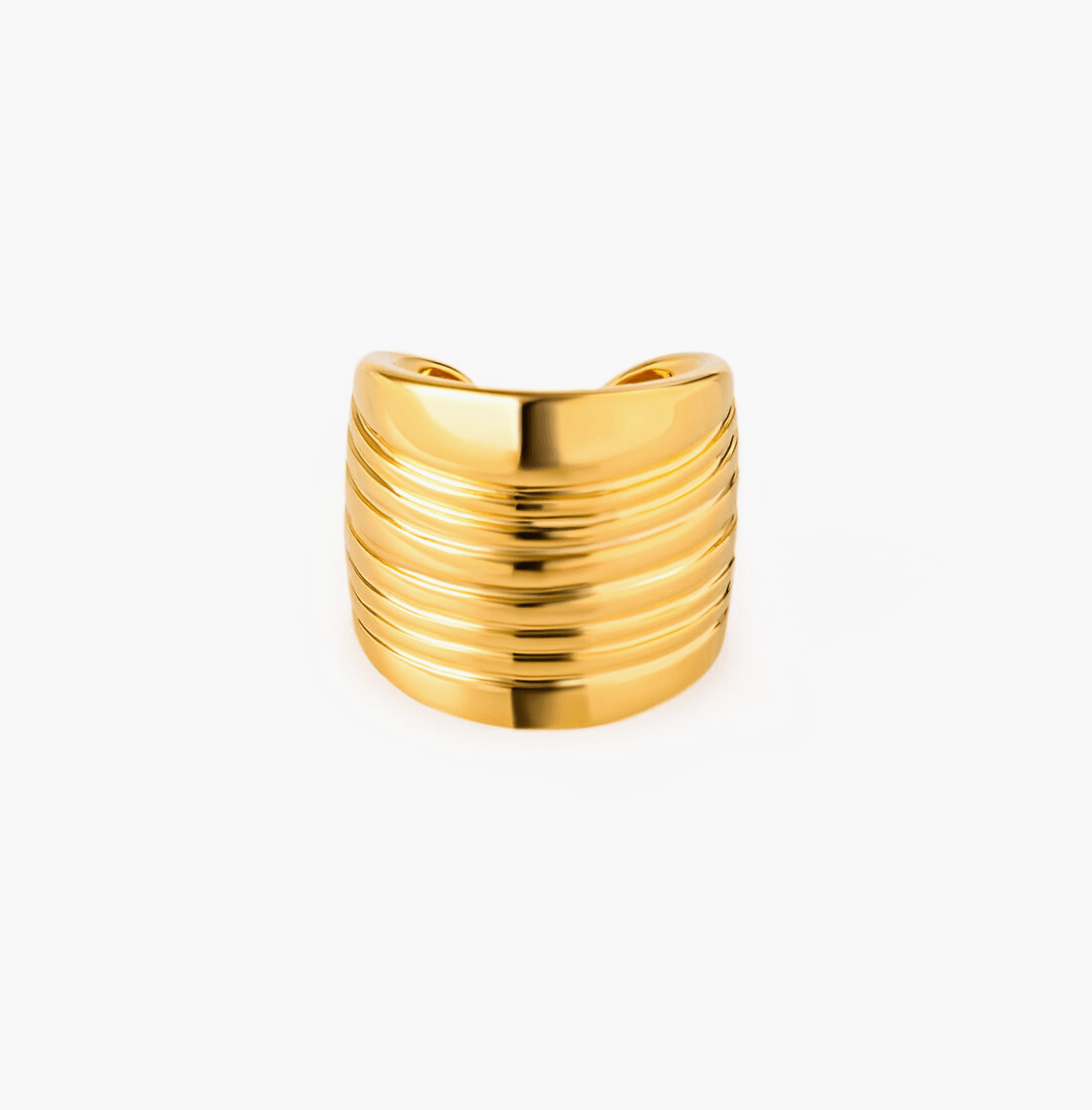 Earcuff Stria, a bold gold-plated brass cuff earring with parallel lines for stylish minimalism.