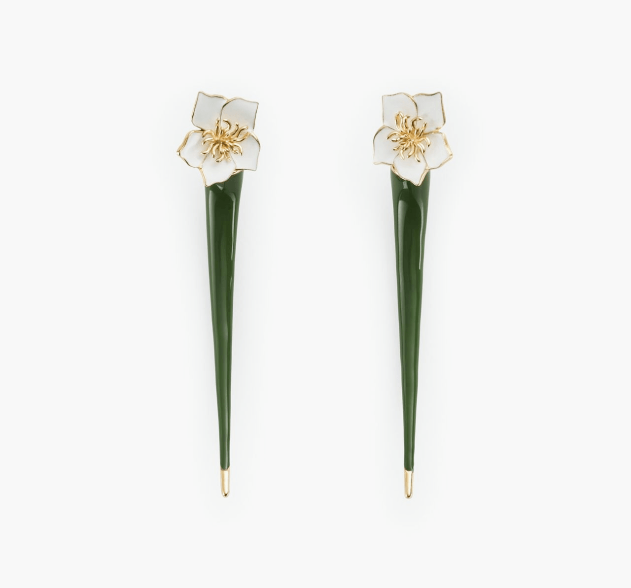Earrings Iris featuring green stems and white blossoms with gold details, perfect for everyday charm.