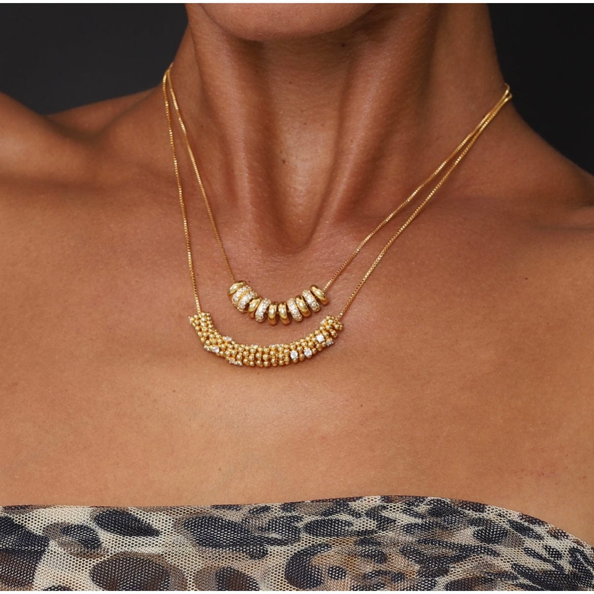 Necklace Align featuring a sleek design, showcasing radiant rings in gold for elegant, everyday wear.