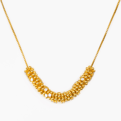 Necklace Align featuring a radiant design with gold and sparkling accents, perfect for any occasion.