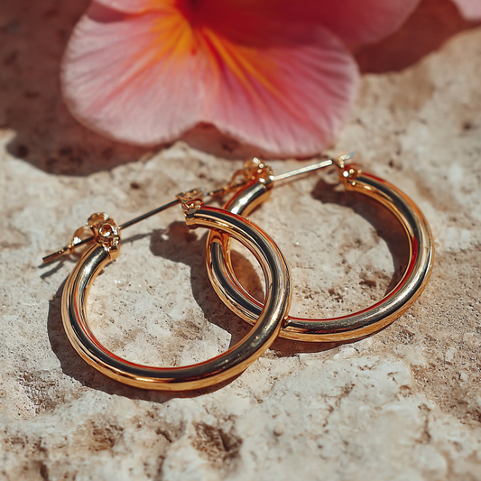 Chic Minimalist Gold Hoops You’ll Love | Renude